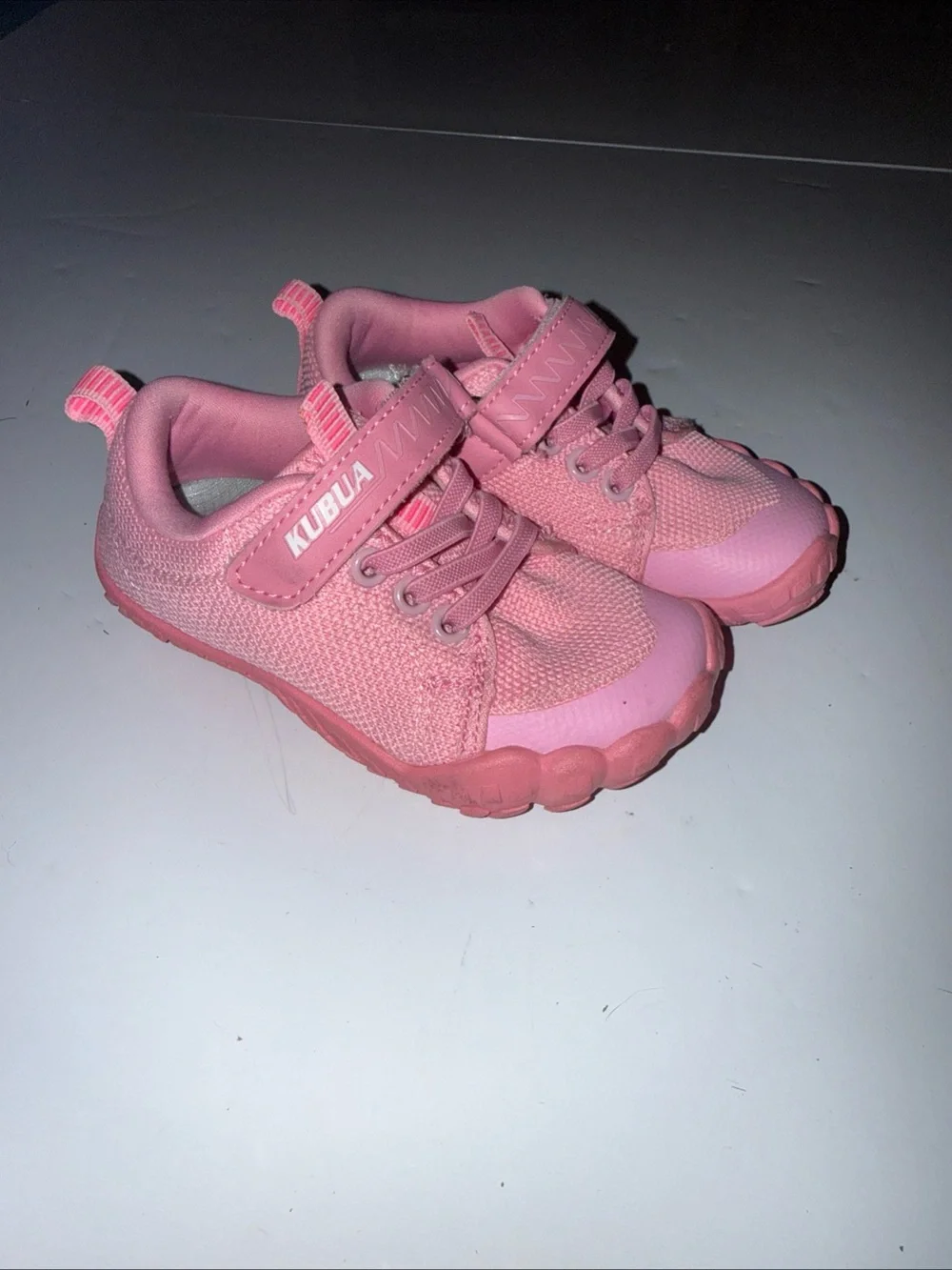 KUBUA Barefoot Shoes Boys Girls Sneakers Pink It Says Size 26, See Pics For Size